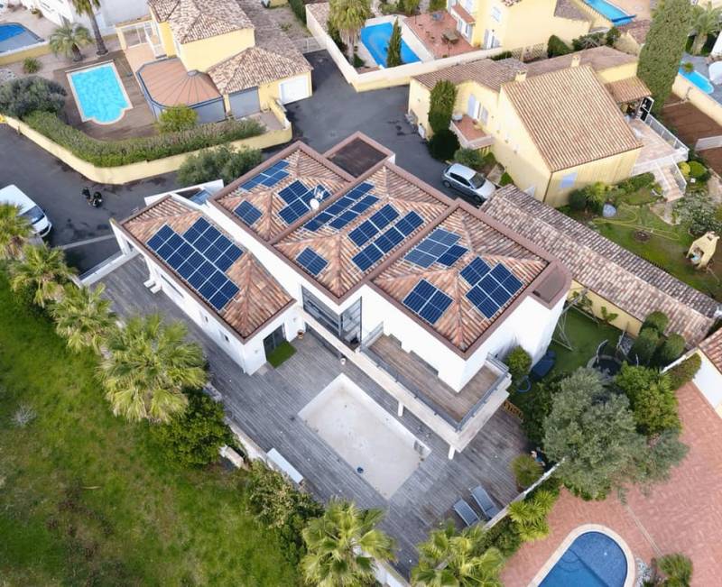 Installation de panneaux photovoltaïques sur toiture pour autoconsommation sur Montpellier et dans l'Hérault