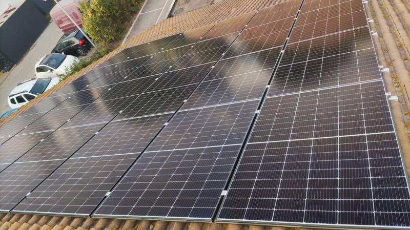 Artisan RGE pour installer des panneaux solaires en entreprise sur Montpellier (34)